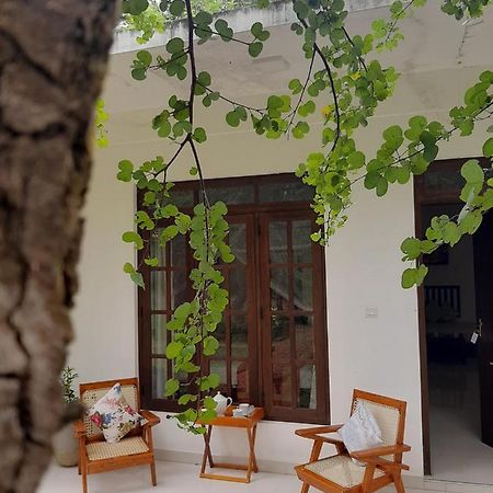 Hotel Chanara Сигирия Екстериор снимка